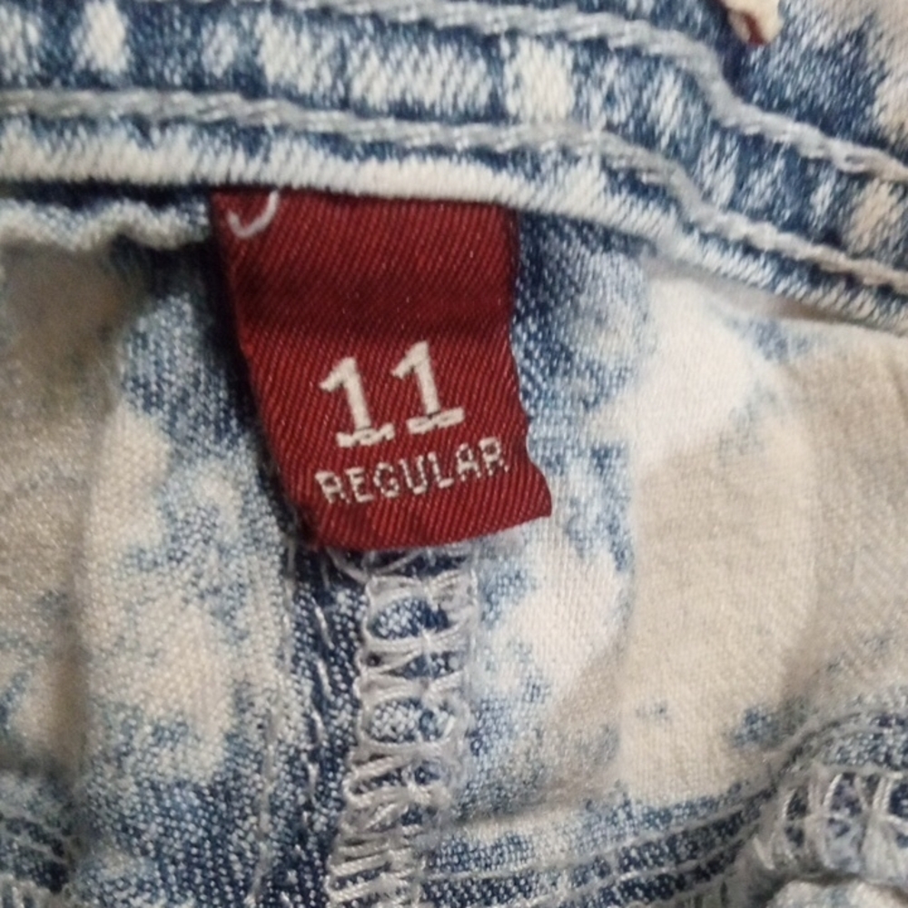 Distressed Blue and White Jean Shorts Ashley Lowrise Size 11 - Picture 6 of 10